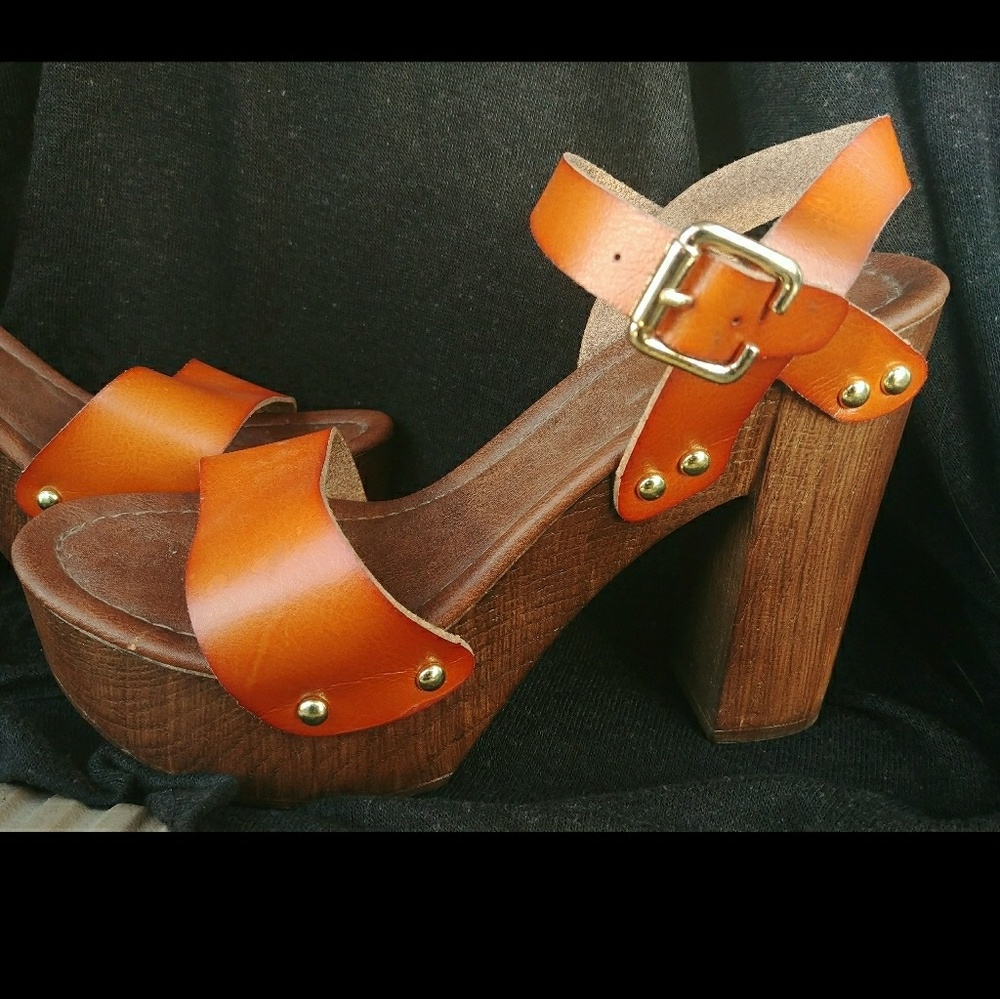 MOSSIMO PLATFORM HEEL